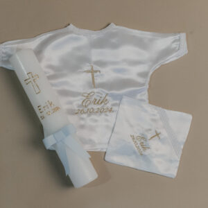 Krsna košuljica, marama i svijeća