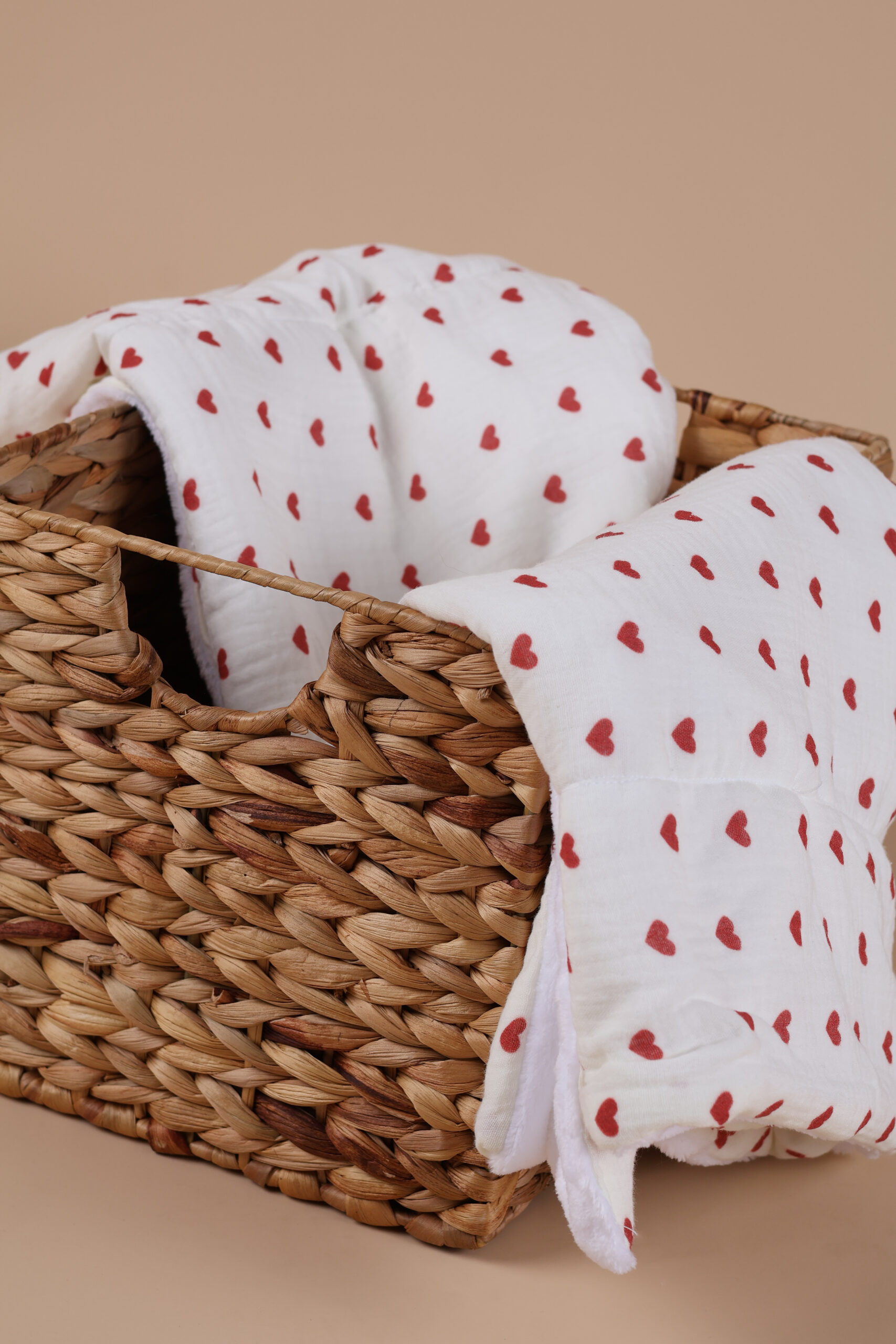 Topla dekica - MUSLIN - crveno srce - Image 2