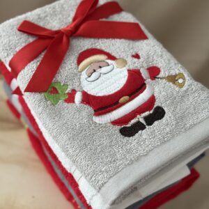 Sivi ručnik s likom djeda mraza